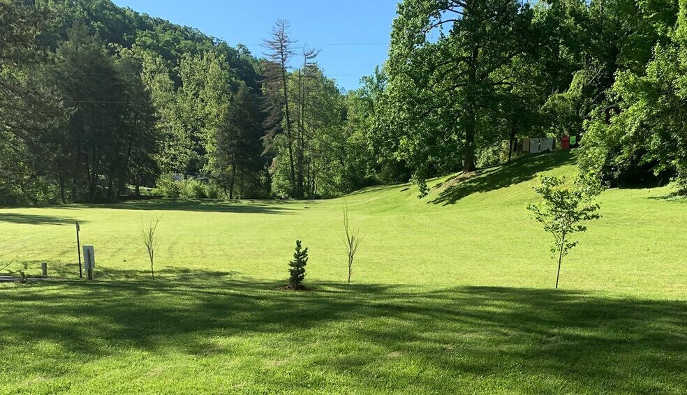 More Photos Of 2507 5th Street Rd, Huntington Specialty For Sale