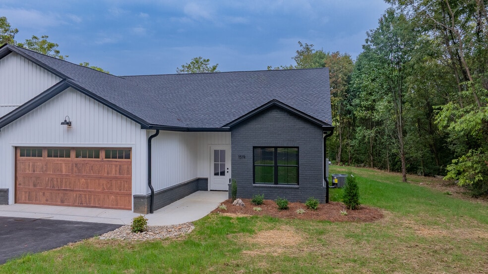 More Photos Of 1519-1521 Carroll Creek Rd, Johnson City Apartments For Sale