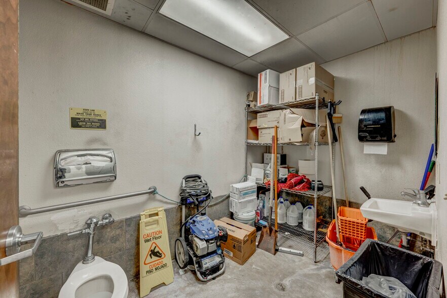 More Photos Of 922-926 Victorian Ave, Sparks General Retail For Sale