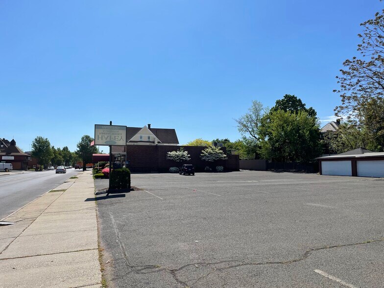 More Photos Of 494 Belmont Ave, Springfield Funeral Home For Sale