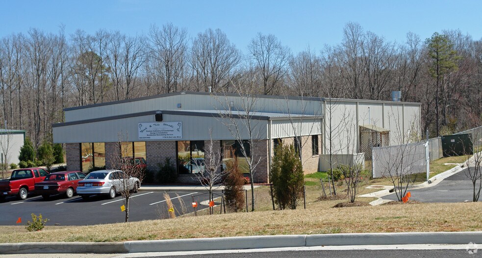 Primary Photo Of 1720 E Oak Lake Blvd, Midlothian Warehouse For Lease