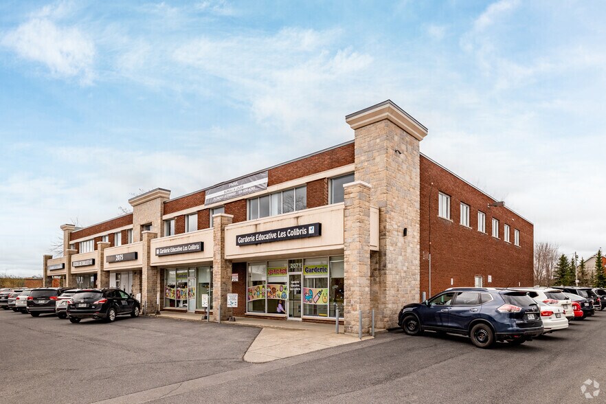 Primary Photo Of 2071-2079 Av Victoria, Saint-lambert General Retail For Sale