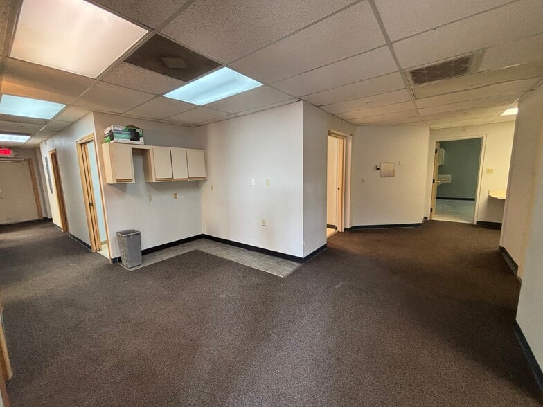 More Photos Of 1755 Airway Ave, Kingman Healthcare For Lease