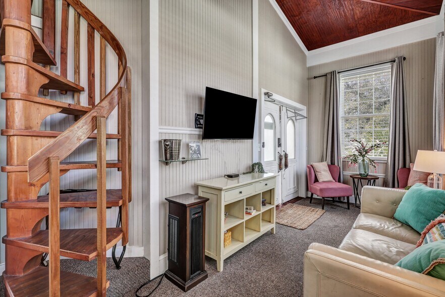 More Photos Of 24 Van Horne Ave, Tybee Island Hospitality For Sale