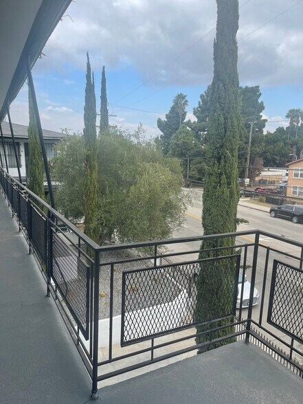More Photos Of 12111 S Figueroa St, Los Angeles Apartments For Sale