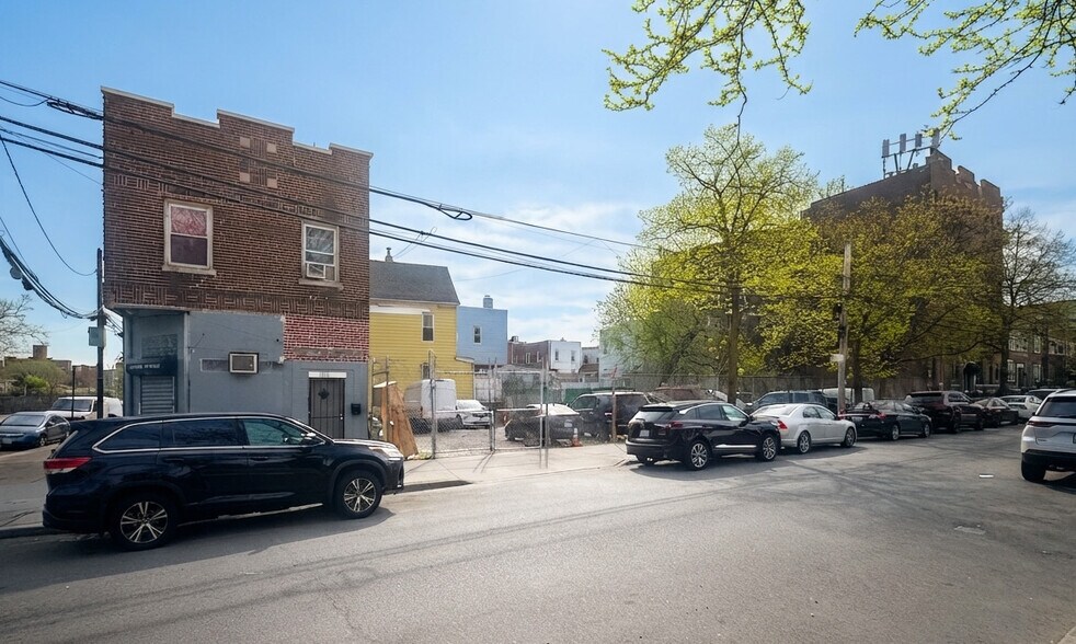 More Photos Of 1386-1396 Saint Lawrence Ave, Bronx Office Residential For Sale