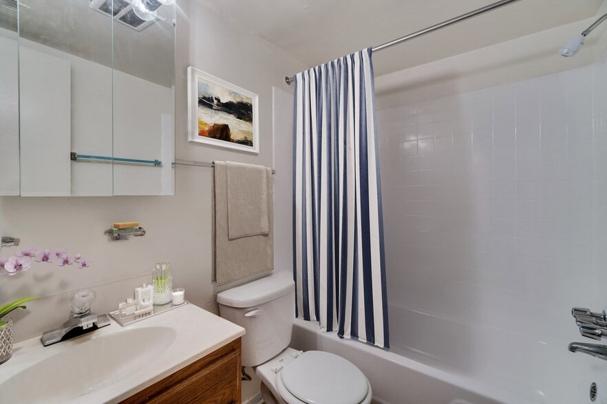 More Photos Of 8340 Indian Head Hwy, Fort Washington Apartments For Sale