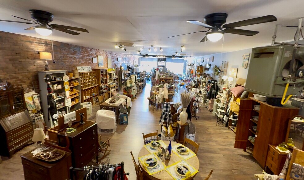 More Photos Of 111 W Main St, Florence Storefront For Sale