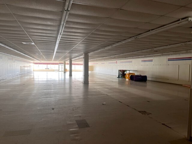 More Photos Of 4633 Northfield Rd, North Randall Freestanding For Lease