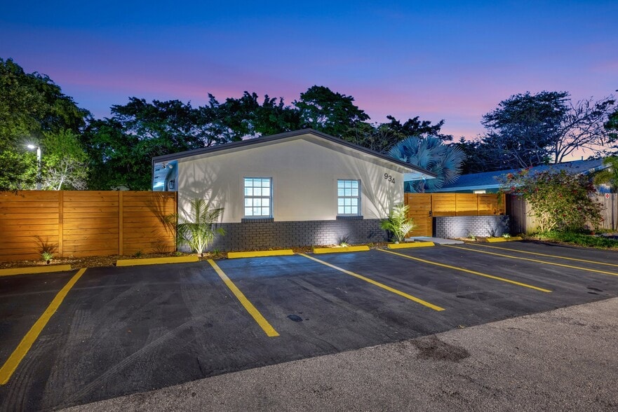 Primary Photo Of 934 NW 4th Ave, Fort Lauderdale Apartments For Sale
