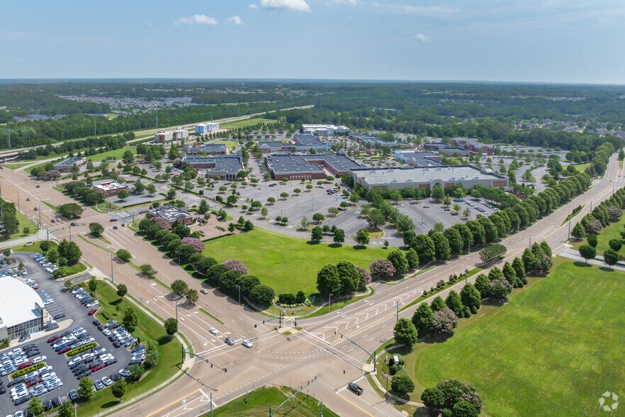 More Photos Of 4674 Merchants Park Cir, Collierville Unknown For Lease