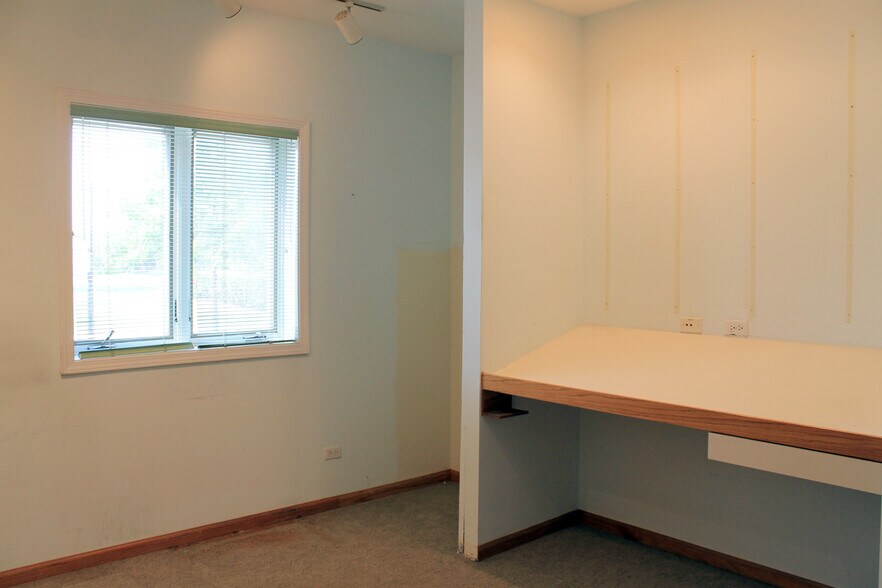 More Photos Of 1942 S Halsted St, Chicago Office For Lease