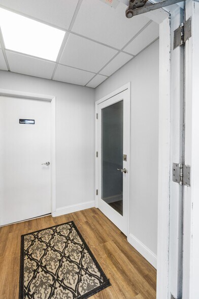 More Photos Of 1637 Savannah Hwy, Charleston Office For Lease
