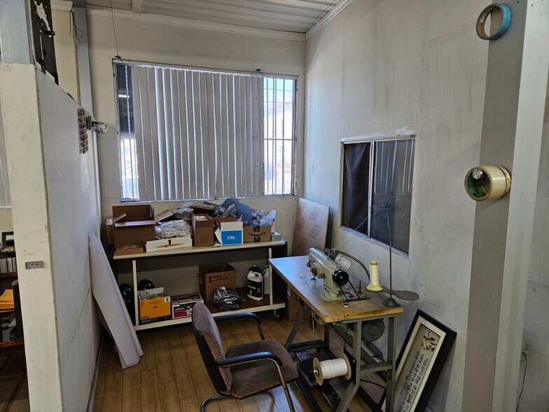 More Photos Of 4922 S Figueroa St, Los Angeles Storefront For Sale