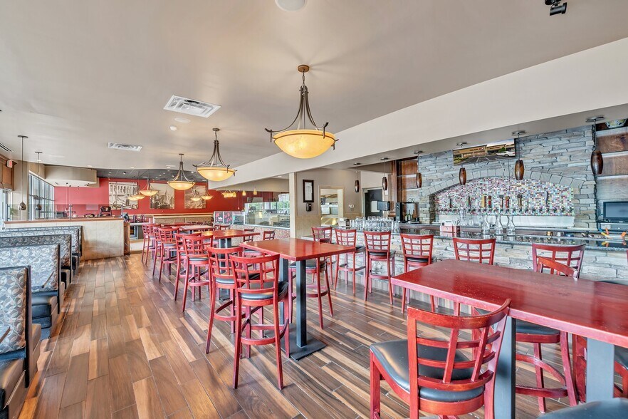 More Photos Of 1036 Volvo Pky, Chesapeake Freestanding For Sale