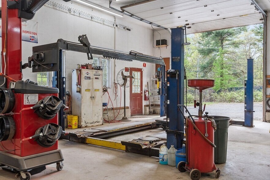 More Photos Of 3 Glen St, Douglas Auto Repair For Sale