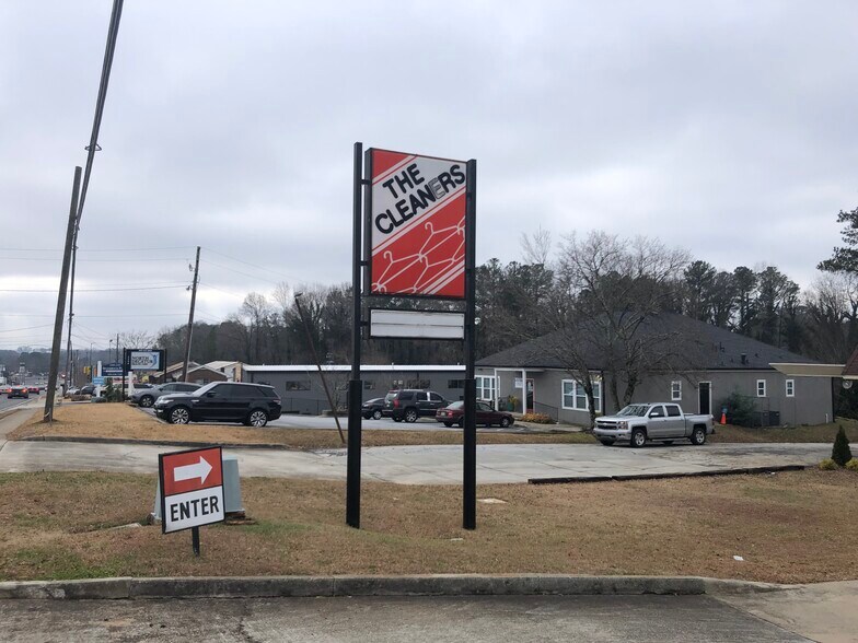 More Photos Of 2310 Lawrenceville Hwy, Decatur Freestanding For Lease