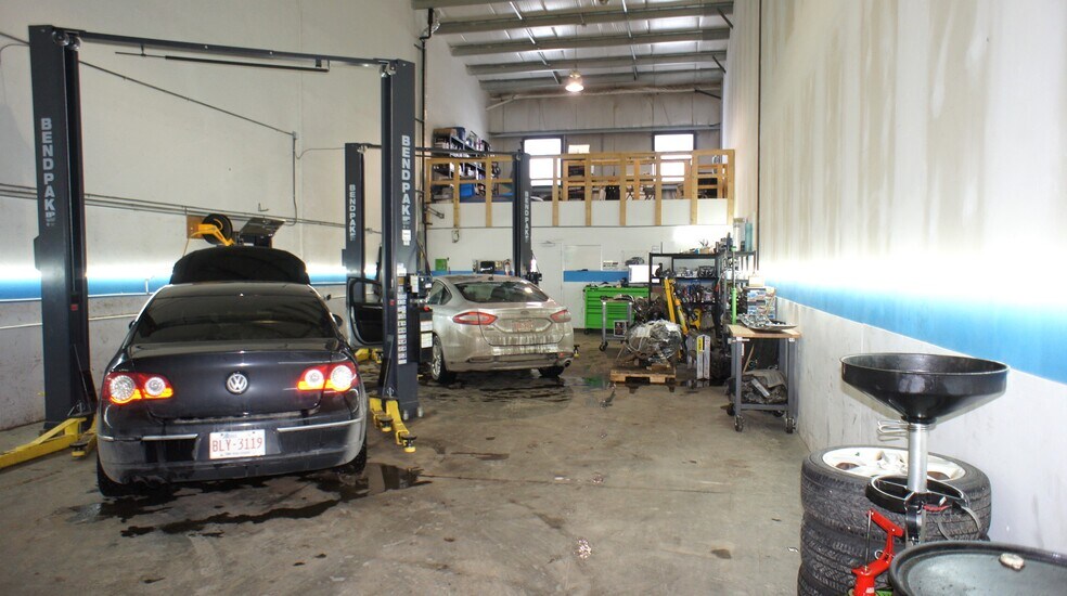 More Photos Of 7609 Sparrow Dr, Leduc Warehouse For Sale