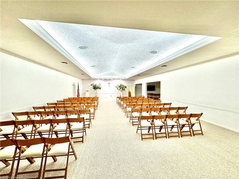 More Photos Of 2605 Bayview St, Sebring General Retail For Sale