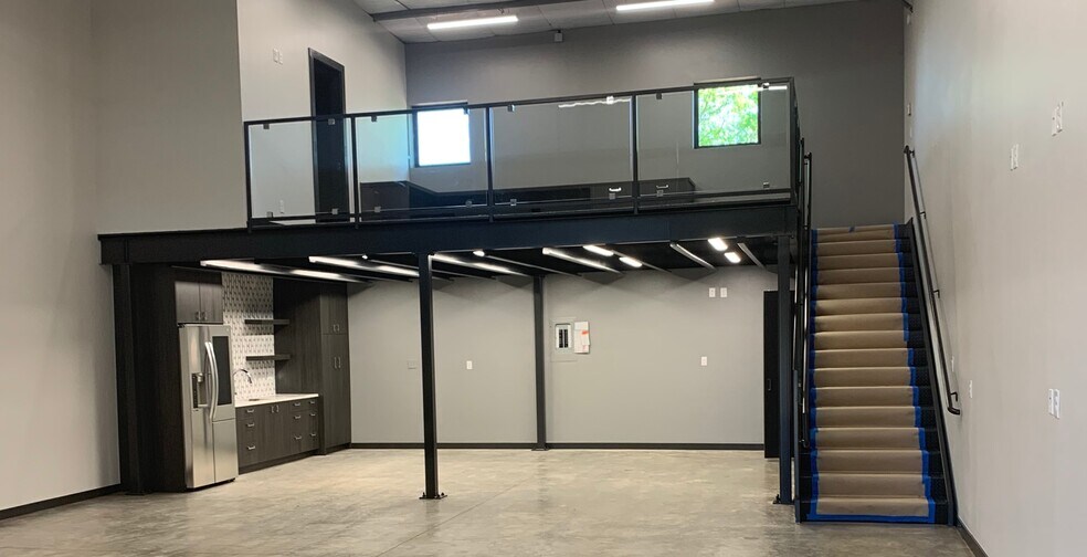 More Photos Of 803 NW 72nd St, Oklahoma City Self Storage For Sale