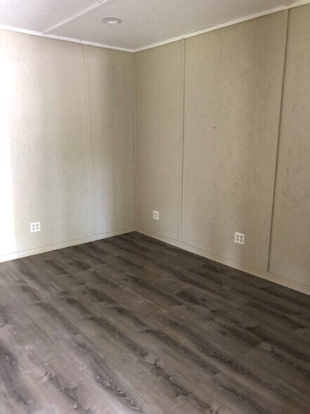More Photos Of 591 Main St, Center Moriches Apartments For Lease
