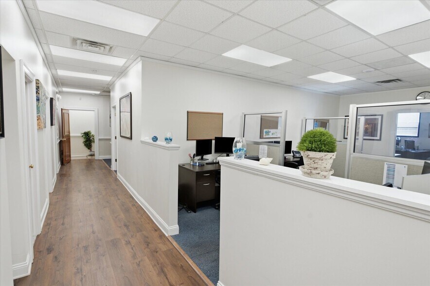 More Photos Of 1038 West Jericho Tpke, Smithtown Office For Sale