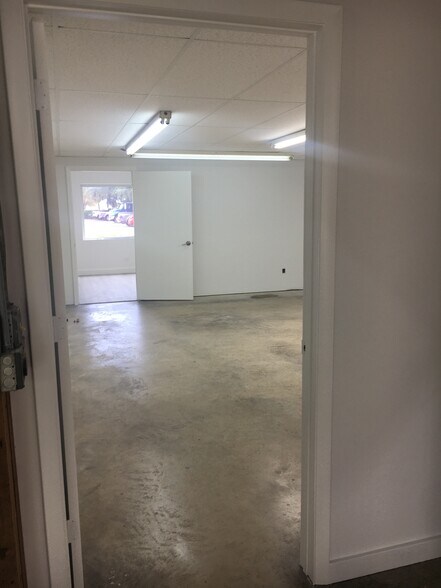 More Photos Of 1875 S Dixie Hwy, Pompano Beach Flex For Lease