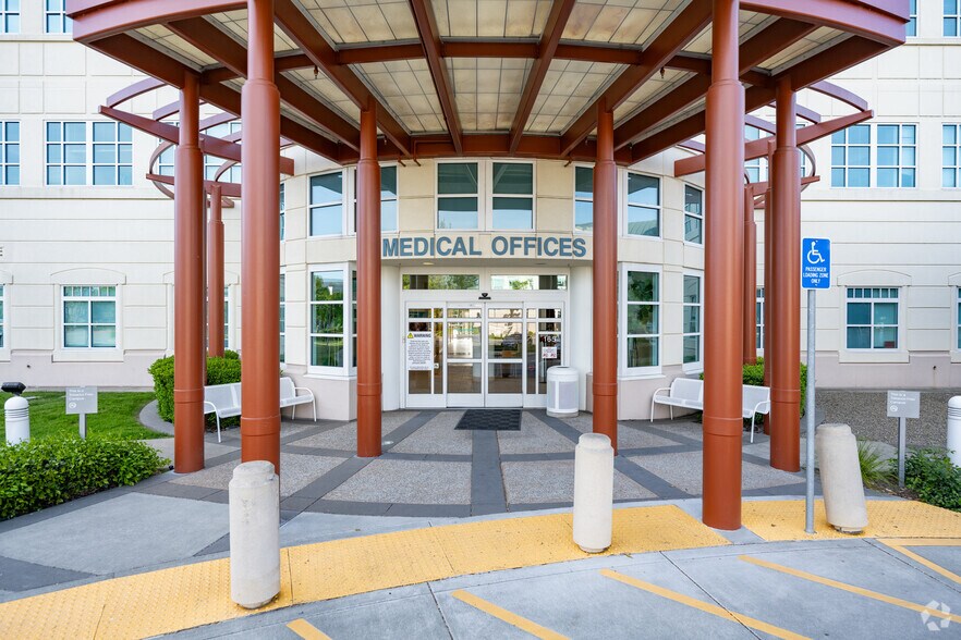 More Photos Of 165 Rowland Way, Novato Medical For Lease