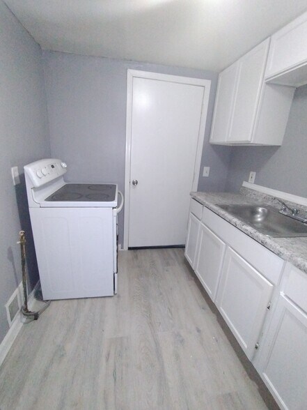 More Photos Of 25 Maynard Ct, Pontiac Apartments For Sale