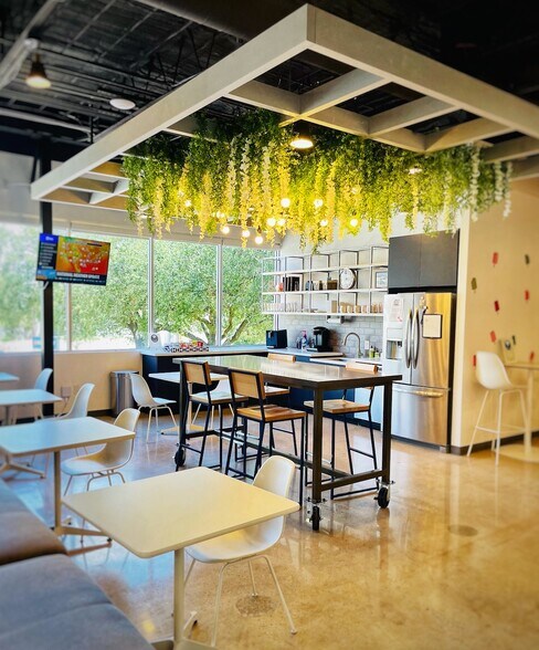 More Photos Of 4909 Bissonnet St, Bellaire Medical For Lease