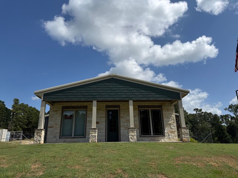 More Photos Of 5090 US Highway 190 W, Livingston Office For Sale