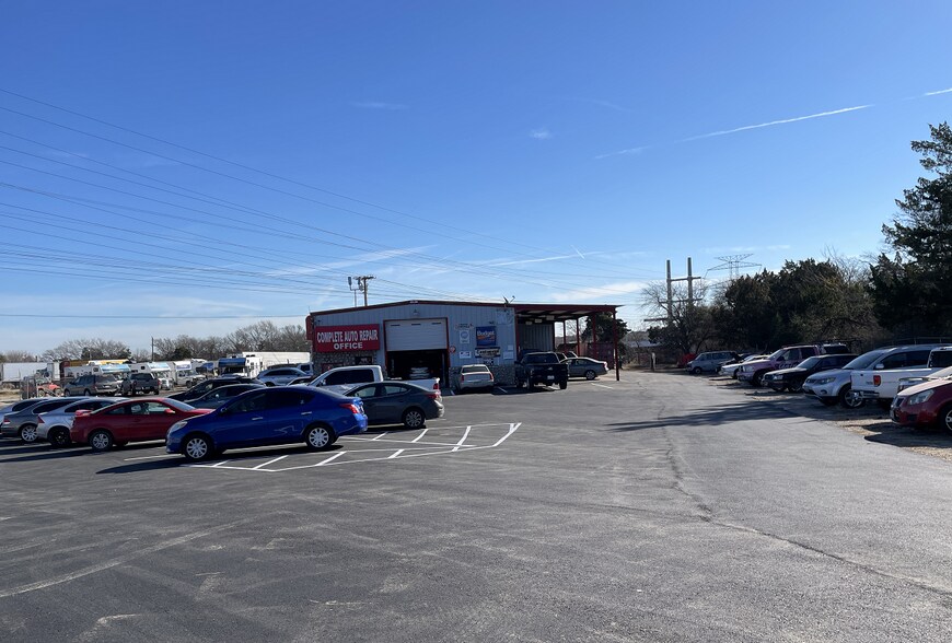 More Photos Of 1188 & 1202 N J Elmer Weaver Fwy, Cedar Hill Auto Repair For Sale