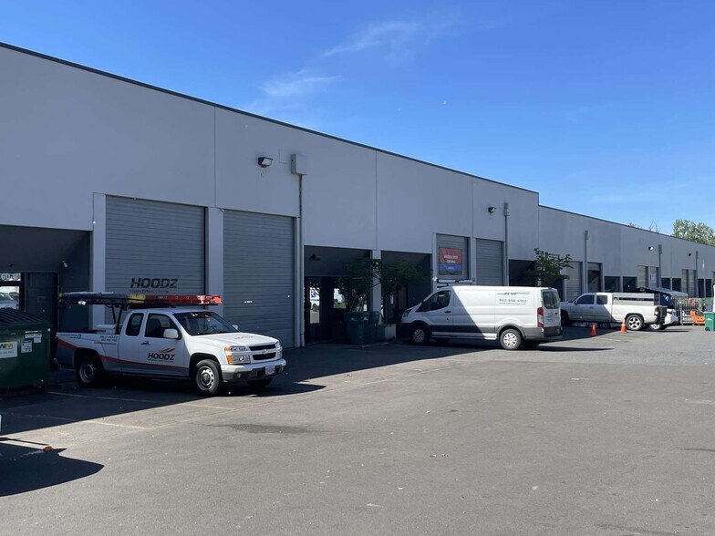 More Photos Of 9812-9864 SE Empire Ct, Clackamas Unknown For Lease