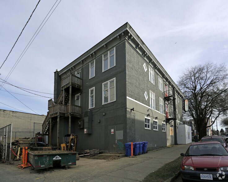 More Photos Of 401-405 Powell St, Vancouver Apartments For Lease