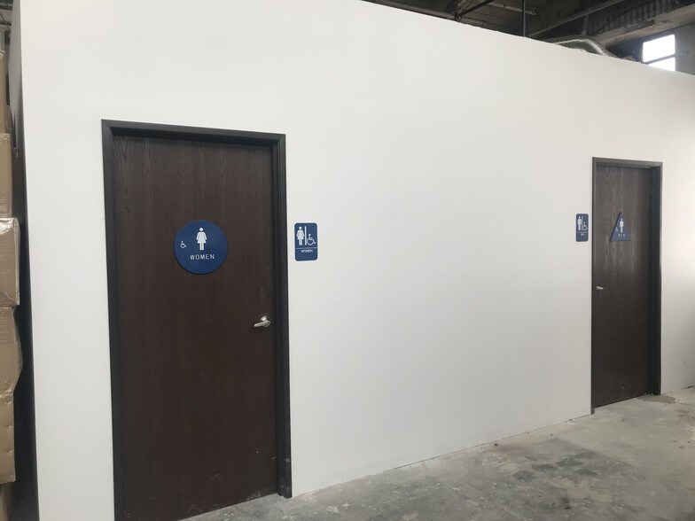 More Photos Of 4641 Pacific Blvd, Vernon Warehouse For Lease