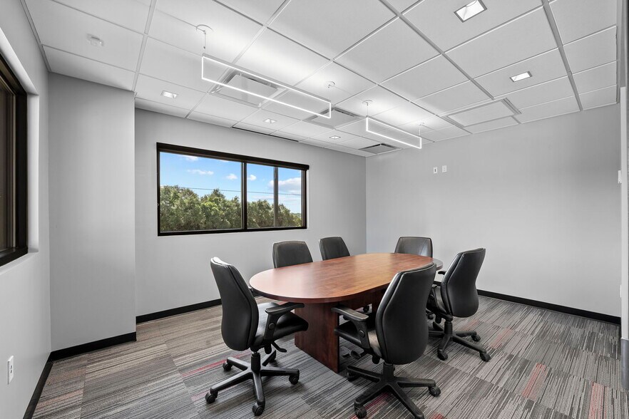 More Photos Of 39 Truss Dr, Boerne Flex For Sale