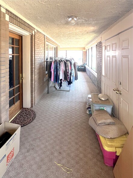 More Photos Of 621 E Broadway St, Altus Office Residential For Sale