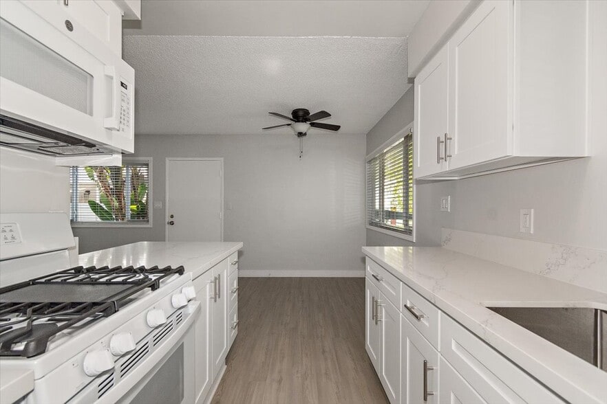 More Photos Of 1534 Manhattan Beach Blvd, Manhattan Beach Apartments For Sale