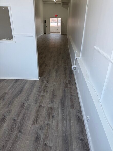 More Photos Of 60 Dickerson St, Newark Light Manufacturing For Lease