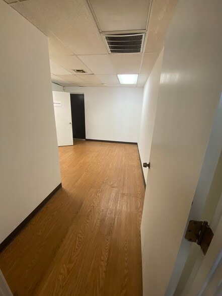 More Photos Of 8341-8381 Perrin Beitel Rd, San Antonio Unknown For Lease