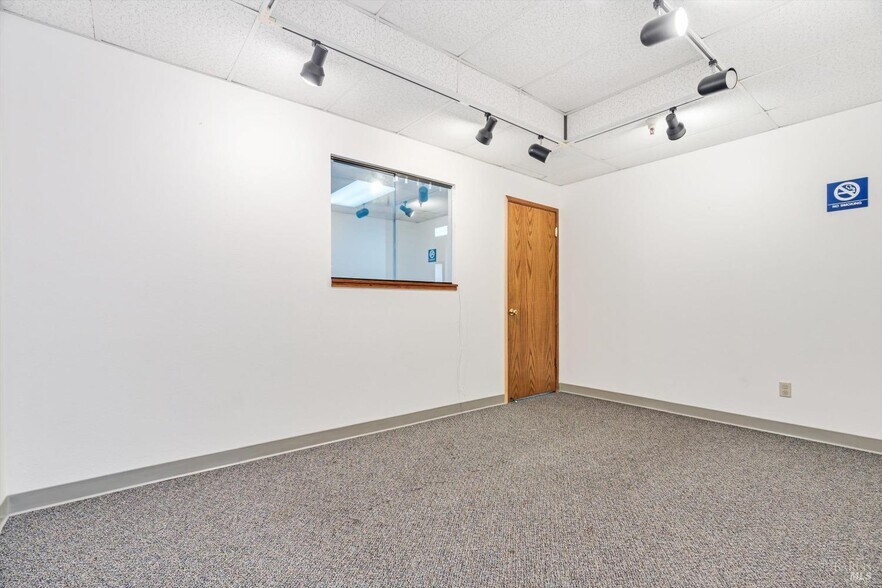 More Photos Of 1370 Medical Center Dr, Rohnert Park Medical For Lease