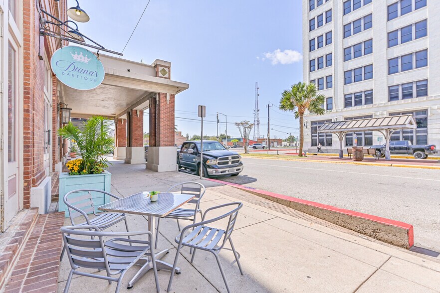 More Photos Of 2425 Strand St, Galveston Restaurant For Sale