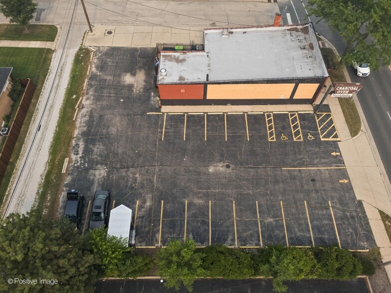 More Photos Of 4400 Golf Rd, Skokie Restaurant For Sale