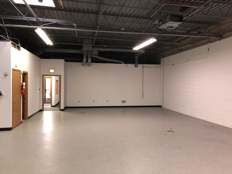 More Photos Of 1221-1243 Rand Rd, Des Plaines Unknown For Lease