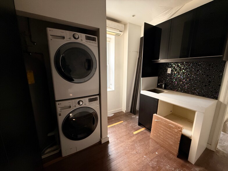 More Photos Of 2479 18th St NW, Washington Storefront For Lease