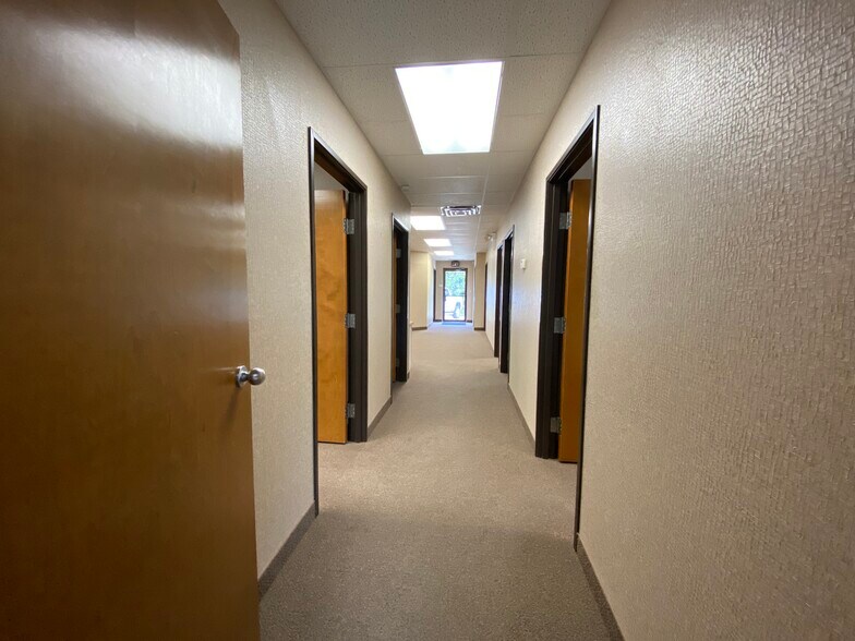 More Photos Of 1107 9th St, Vienna Office For Lease