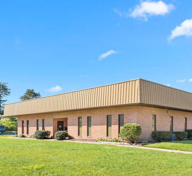Primary Photo Of 20 Scotland Blvd, Bridgewater Warehouse For Lease