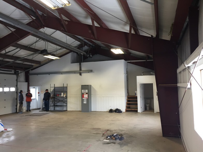 More Photos Of 150 Shippenport Rd, Landing Warehouse For Lease