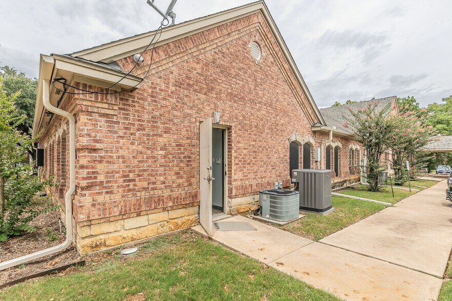 More Photos Of 2014 Justin Rd, Highland Village Medical For Lease