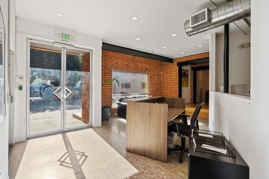 More Photos Of 11333 Iowa Ave, Los Angeles Loft Creative Space For Sale